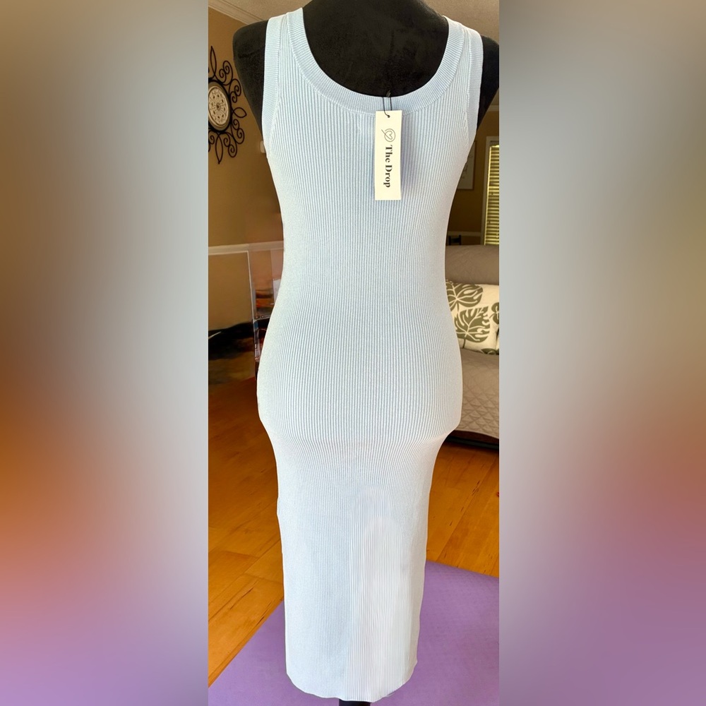 Chic Sky Blue Midi Dress with Timeless Elegance